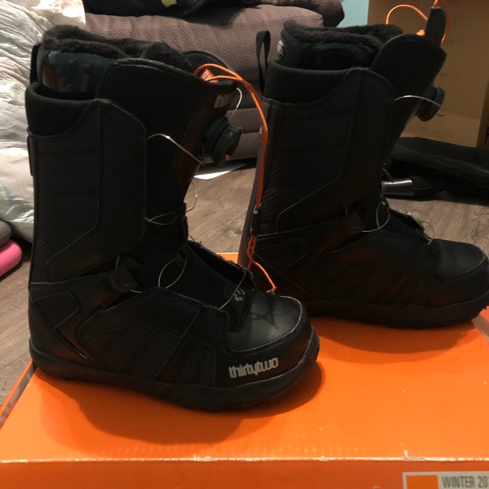 Thirtytwo woman’s STW BOA snowboarding boot, 8.5